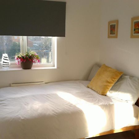 Two Bedroom London Luxury Apartment ภายนอก รูปภาพ