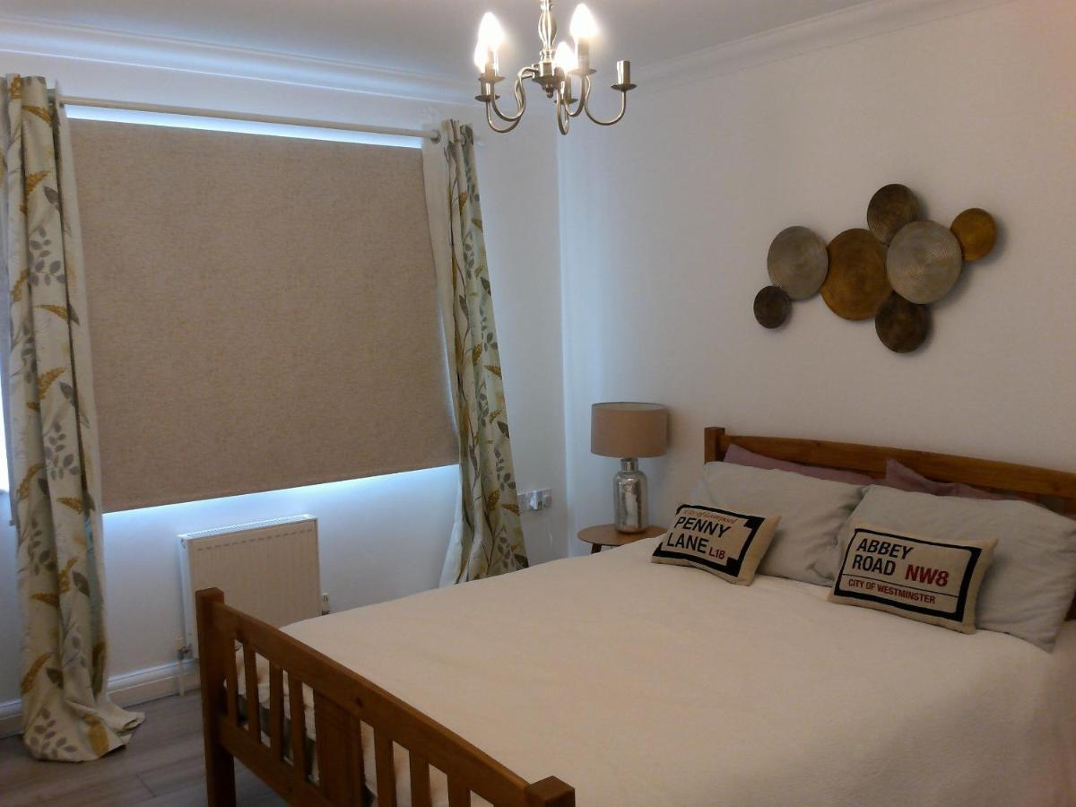 Two Bedroom London Luxury Apartment ภายนอก รูปภาพ
