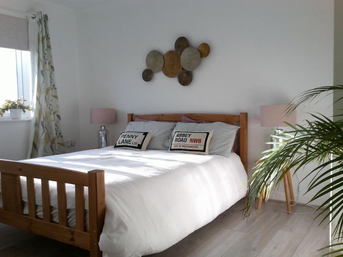 Two Bedroom London Luxury Apartment ภายนอก รูปภาพ