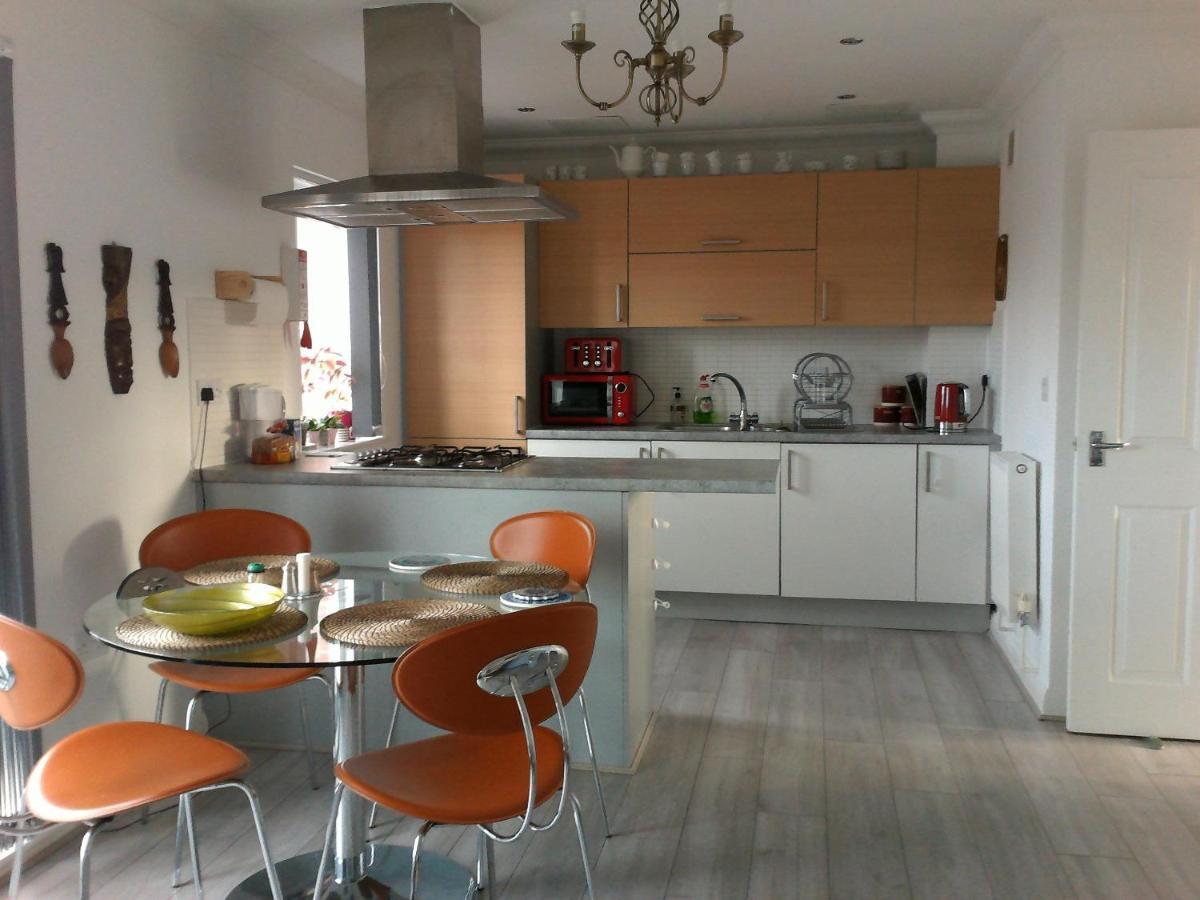 Two Bedroom London Luxury Apartment ภายนอก รูปภาพ