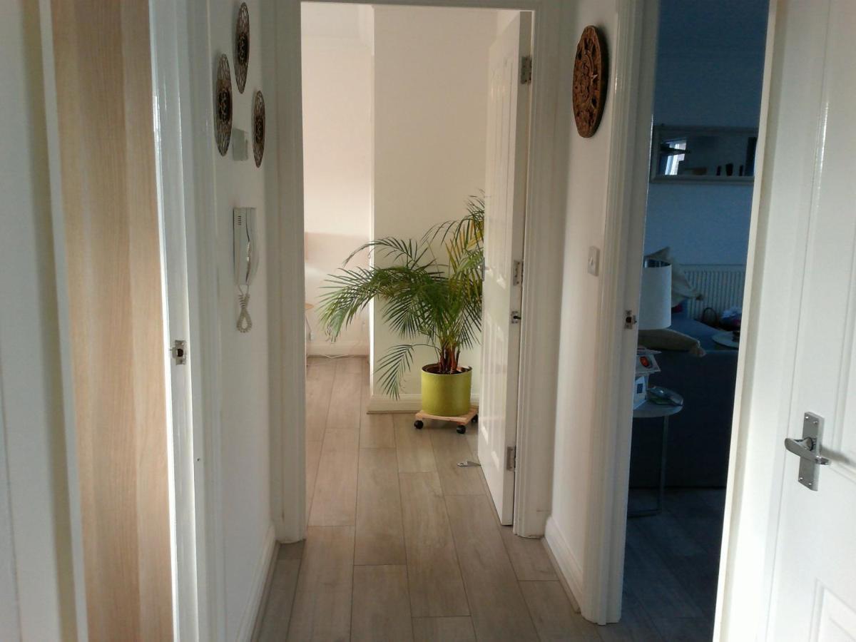 Two Bedroom London Luxury Apartment ภายนอก รูปภาพ