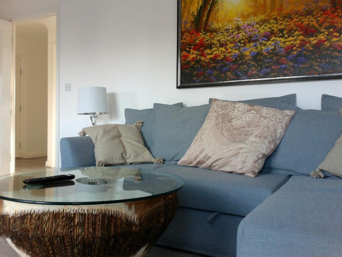 Two Bedroom London Luxury Apartment ภายนอก รูปภาพ