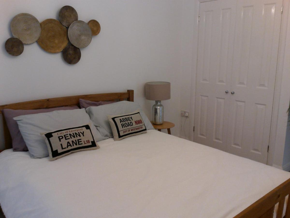 Two Bedroom London Luxury Apartment ภายนอก รูปภาพ