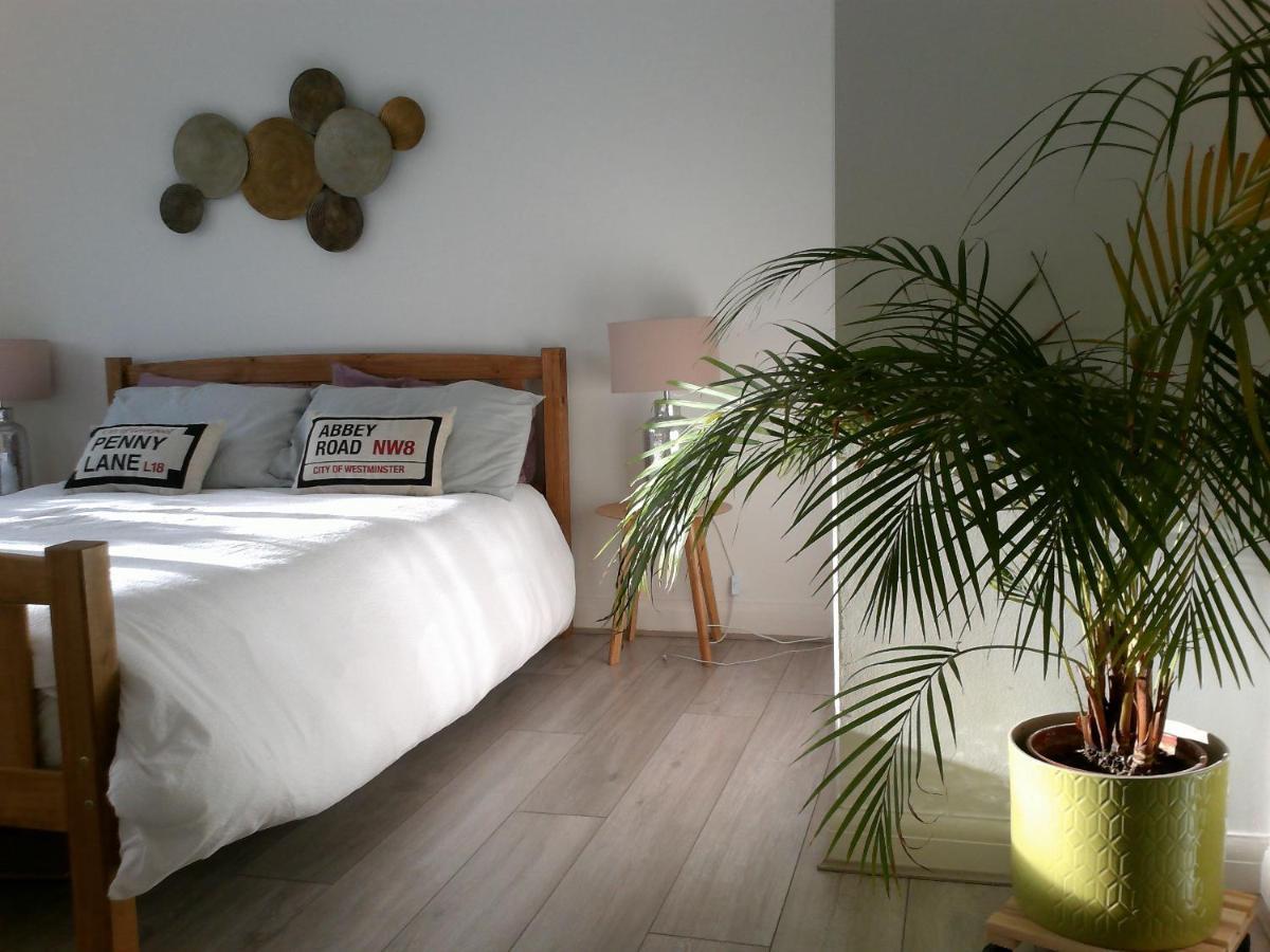 Two Bedroom London Luxury Apartment ภายนอก รูปภาพ