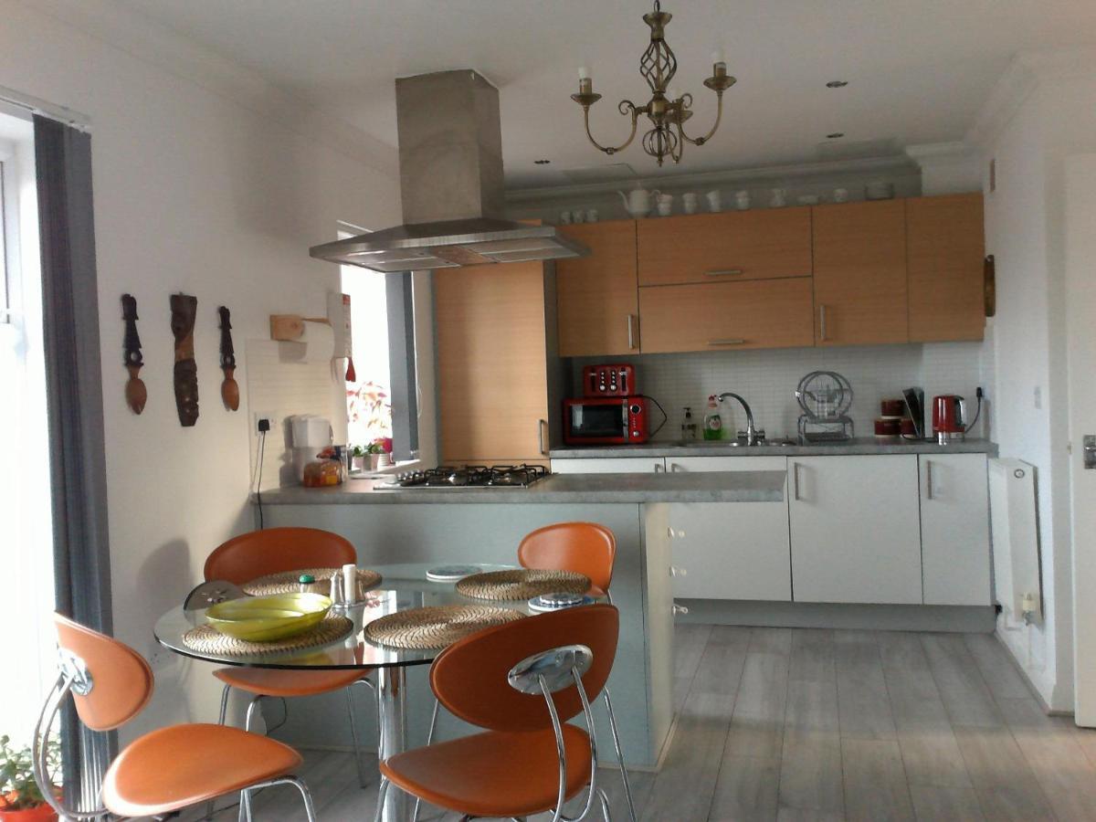 Two Bedroom London Luxury Apartment ภายนอก รูปภาพ