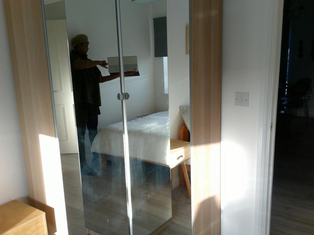 Two Bedroom London Luxury Apartment ภายนอก รูปภาพ