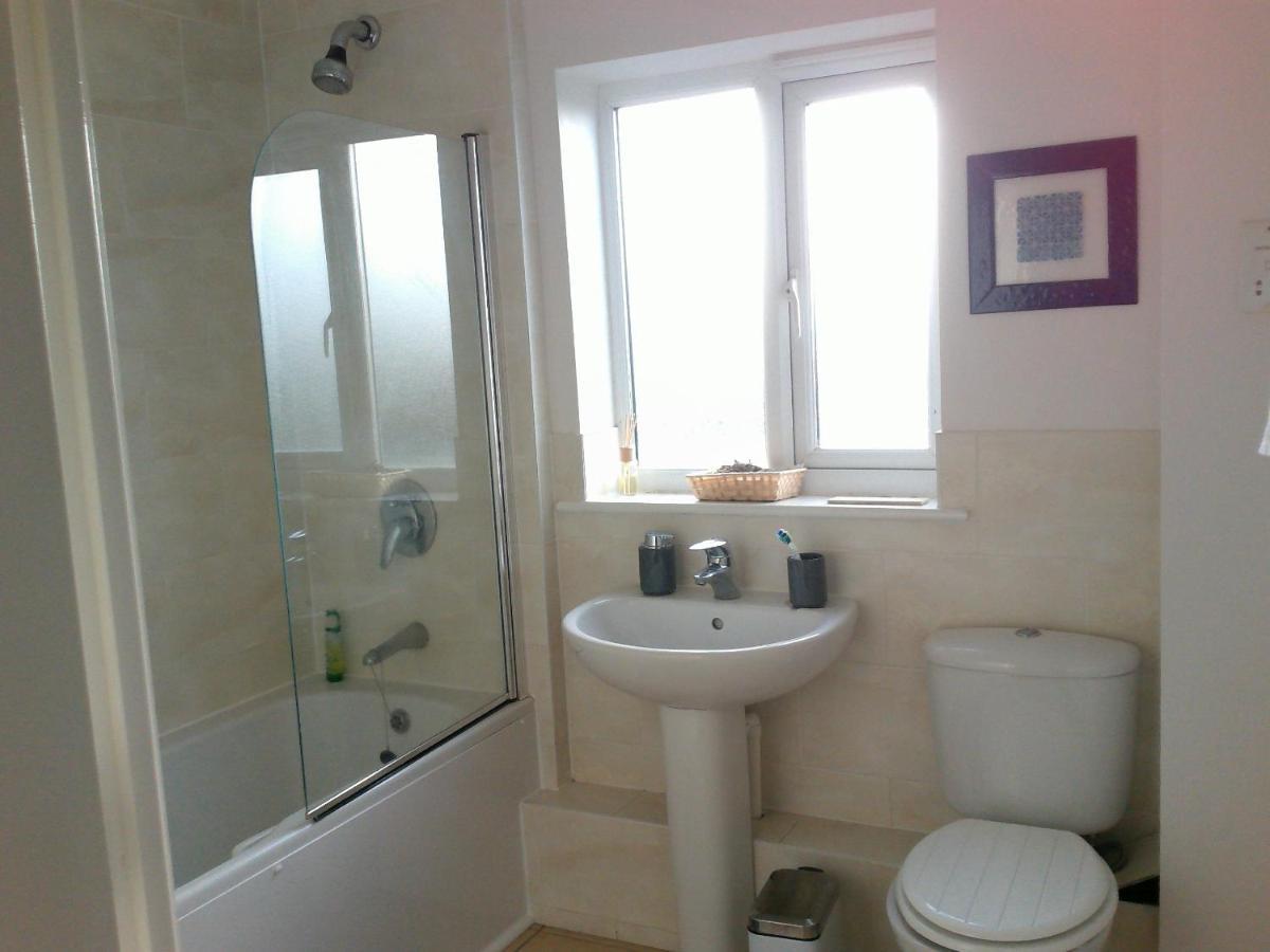 Two Bedroom London Luxury Apartment ภายนอก รูปภาพ