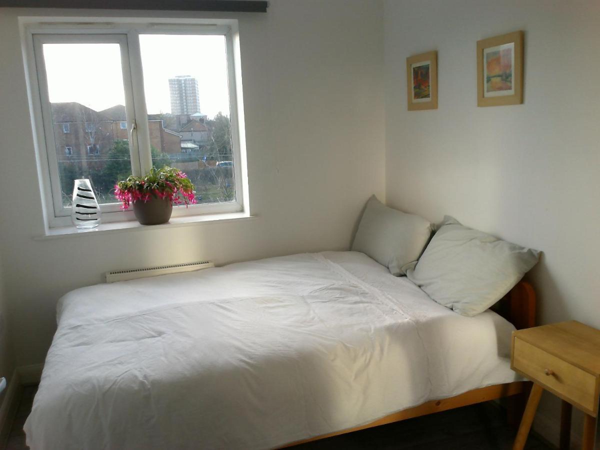 Two Bedroom London Luxury Apartment ภายนอก รูปภาพ