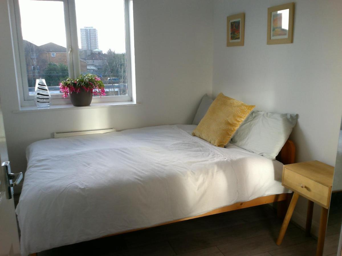 Two Bedroom London Luxury Apartment ภายนอก รูปภาพ