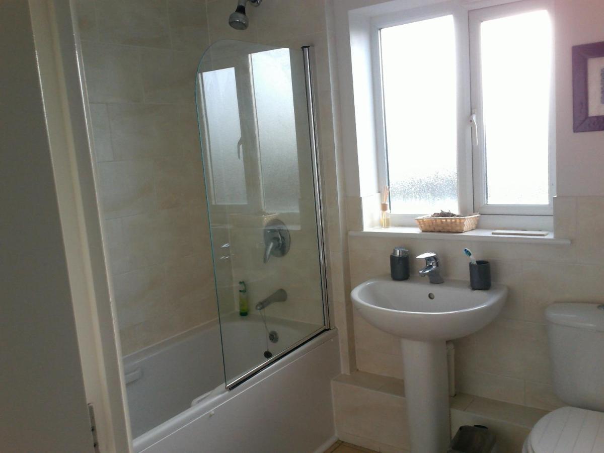 Two Bedroom London Luxury Apartment ภายนอก รูปภาพ
