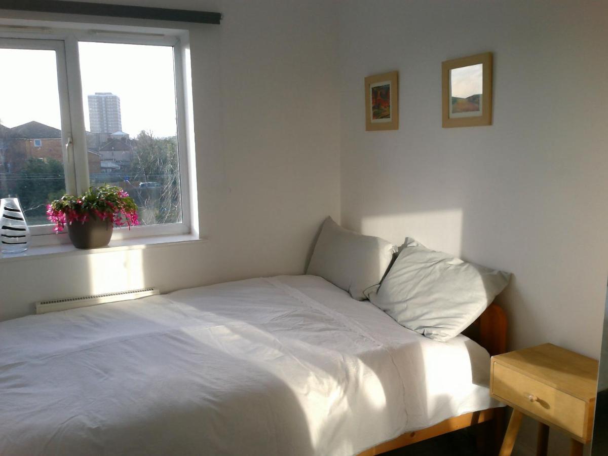 Two Bedroom London Luxury Apartment ภายนอก รูปภาพ
