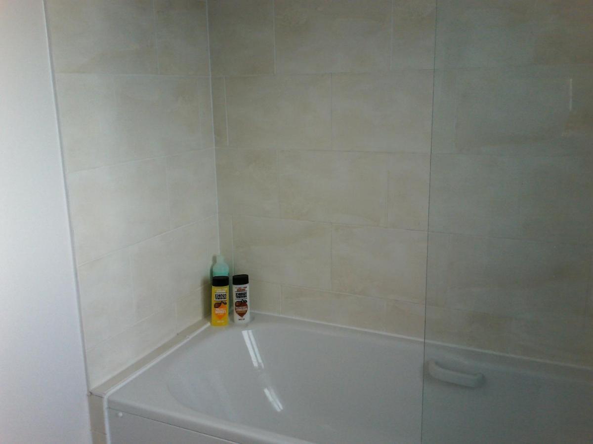 Two Bedroom London Luxury Apartment ภายนอก รูปภาพ